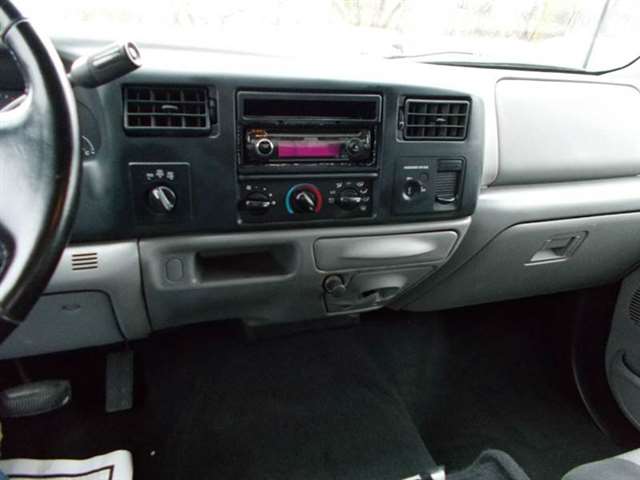 2004 Ford F-250 Super Duty 4dr SuperCab XLT 4WD SB